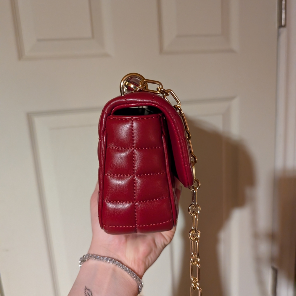 Michael Kors Tribeca quilted leather In red. Crossbody/Shoulder Bag - Picture 5 of 7